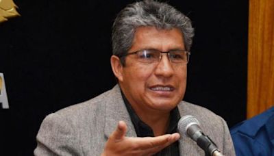 Novillo afirma que se llamó a jefes de unidades militares para desactivar el intento de golpe