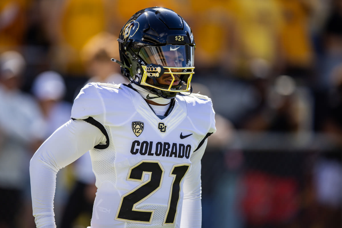 College Football Fans Are Roasting Colorado's Shilo Sanders After Declaring Bankruptcy