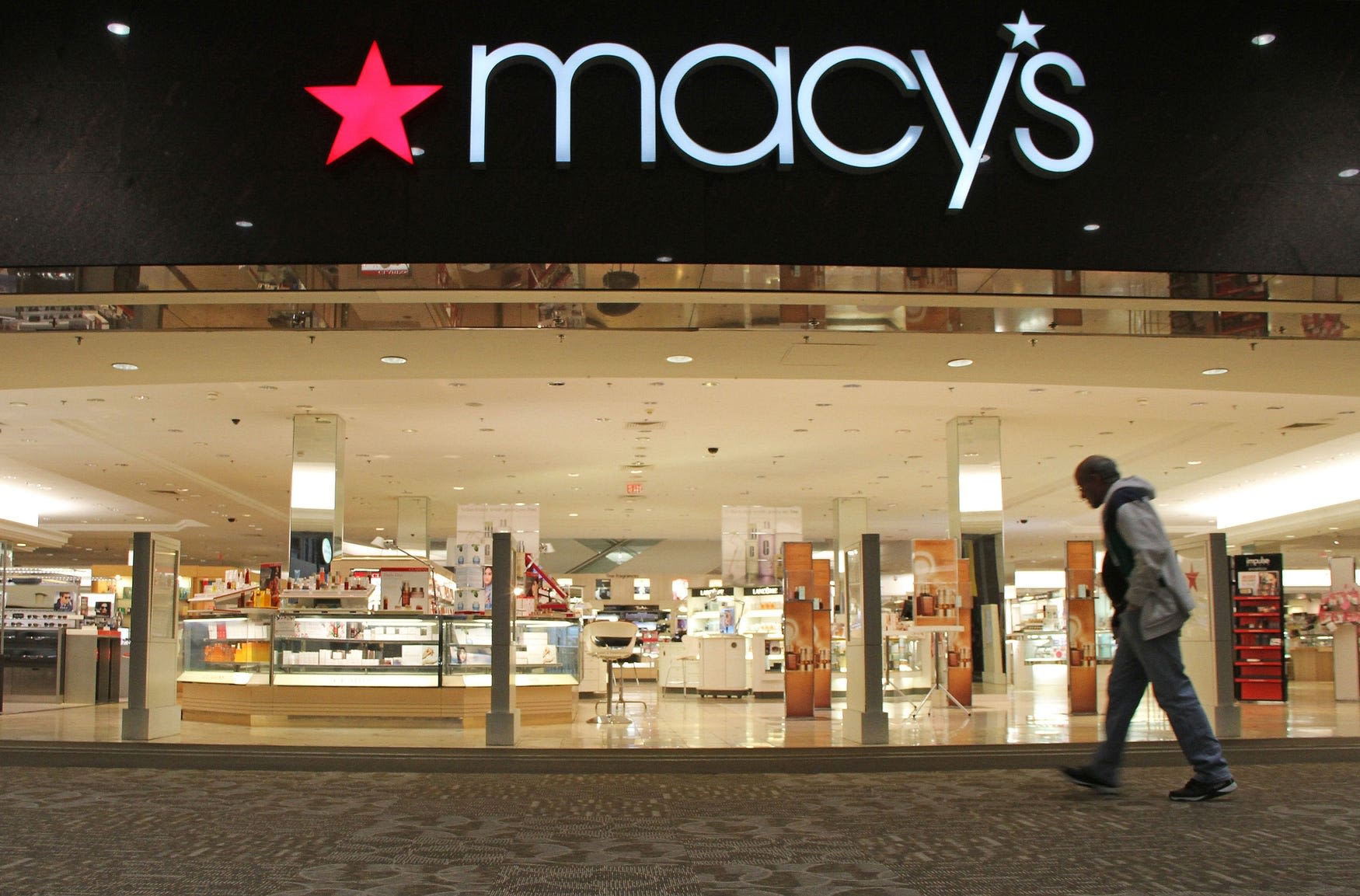 Is Macy's in Providence Place mall closing? Breaking down the conflicting info.