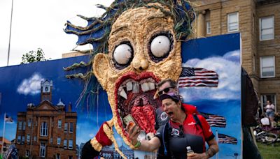 'Psycho Sally' attracts 'psycho cyclists' to Albia cookie stand on RAGBRAI Day 5