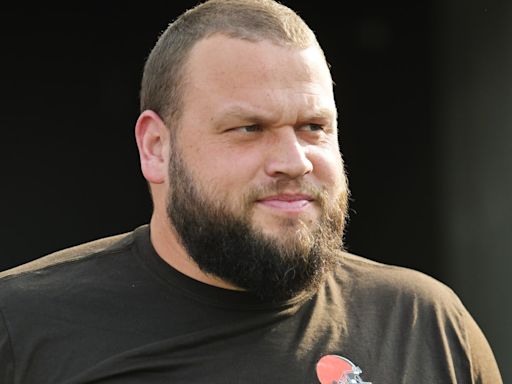 Joel Bitonio Embracing New Offensive Line Coach Andy Dickerson