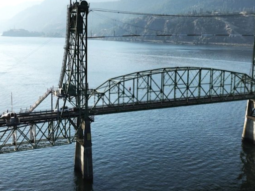 Hood River Bridge closed after semi-truck crash causes ‘severe damage’