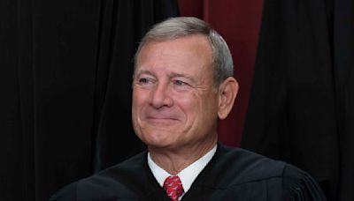 Roberts rejects Senate Democrats' request to discuss Supreme Court ethics and Alito flag controversy