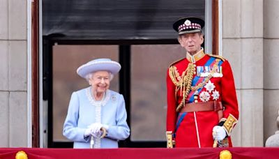 El duque de Kent se despide de la primera línea de la familia real al ceder al príncipe Eduardo su papel en el Trooping the Colour