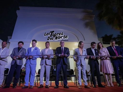 Inauguraron el Museo de Los Tigres del Norte en Mocorito: los tres candados de la puerta negra fueron abiertos