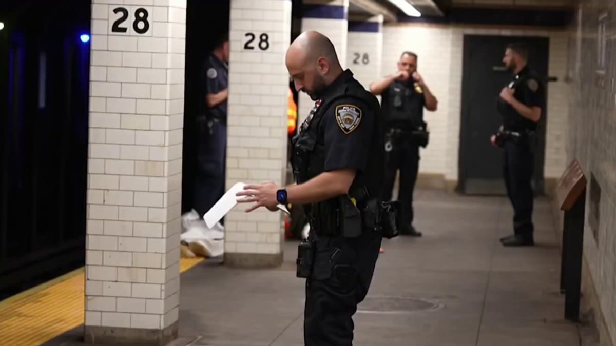 4/5/6 subway service resuming with delays through Manhattan after train hits person