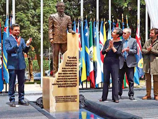 Develan estatua del expresidente chileno Salvador Allende