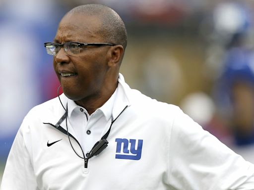 Giants’ Ronnie Barnes preaches resiliency in commencement speech