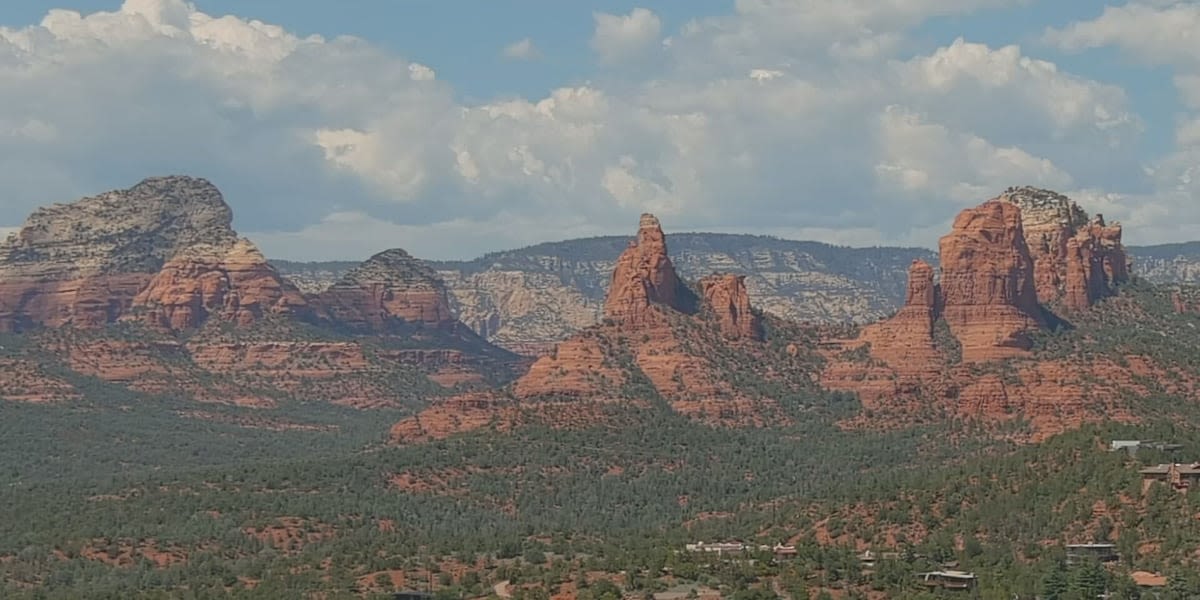 Mother visiting from Pennsylvania dies from heat exhaustion while hiking in Sedona