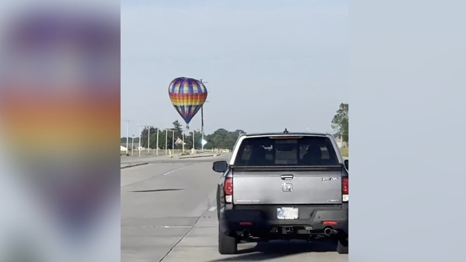 3 seriously injured after hot air balloon strikes power lines, crashes: FAA