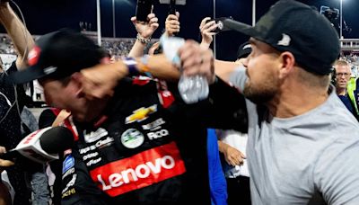 La brutal pelea entre dos pilotos de la NASCAR: el video viral con la gresca desde distintos ángulos que hizo arder las redes