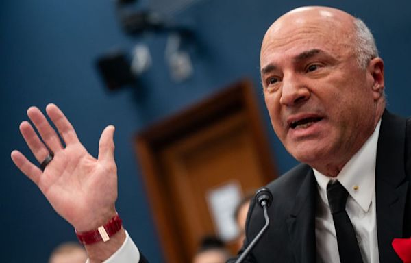 'Shark Tank' star Kevin O'Leary happily gives cash to help relatives — but they can never ask him again.