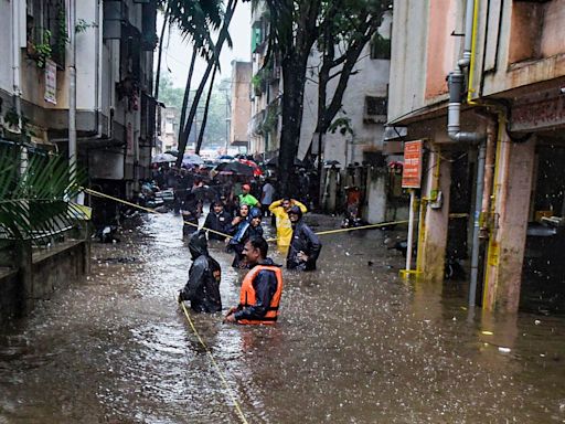 Pune rains LIVE: IMD issues red alert for heavy rains; 4 electrocuted, NDRF deployed | Today News