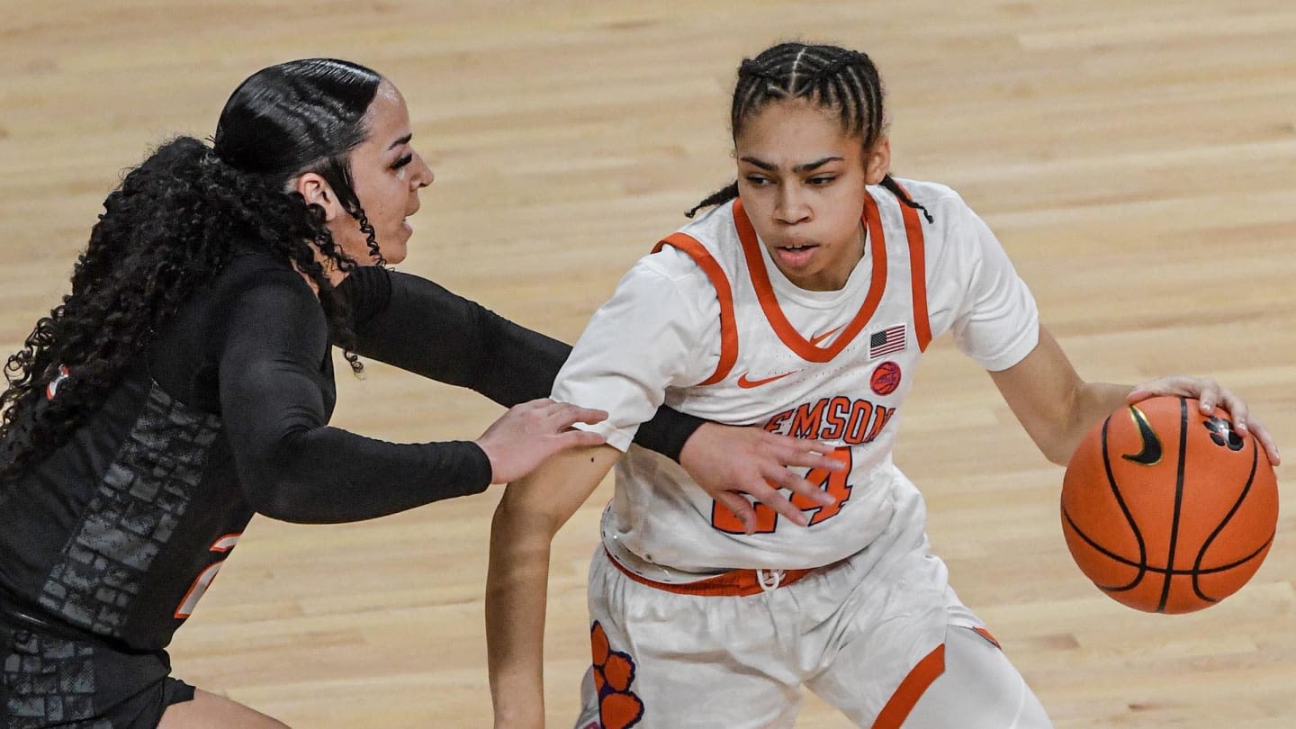 Cowgirls Transfer Guard Signs with Grand Canyon