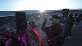 Bolivia recibe los primeros rayos del sol del año 5.530 en Año Nuevo Andino