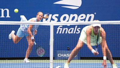 Letona Ostapenko y ucraniana Kichenok ganan el título femenino de dobles del Abierto de EEUU