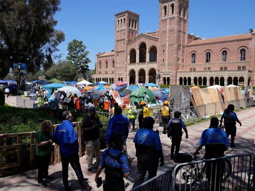 Manifestantes se enfrentan en campus de UCLA en protestas contra acciones militares en Gaza
