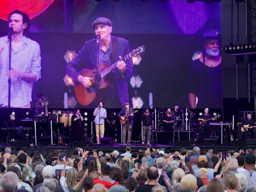 Photos: James Taylor returns to the Bangor waterfront