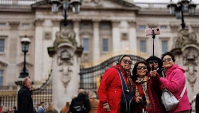 Abre al público la sala de Buckingham donde se reúne la realeza