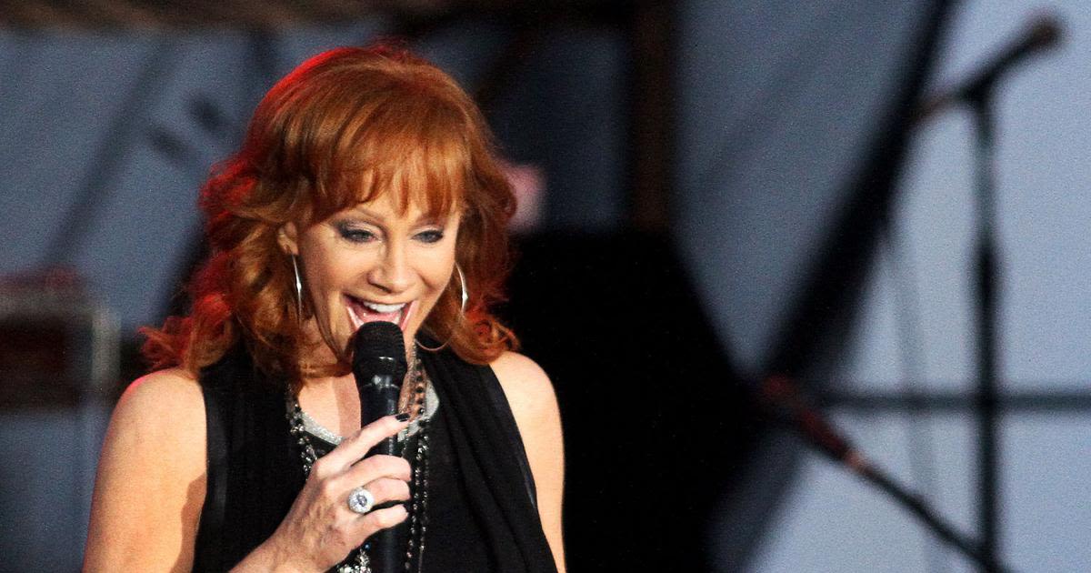 Timeless Tickets: Reba McEntire packed The Mark for fifth straight year in 1998