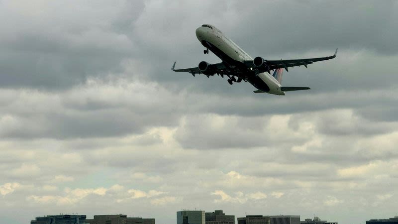 Airlines sue DOT over new rules requiring disclosure of fees | CNN Business