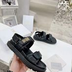 DIOR 迪奧2022新款歐美涼鞋女厚底增高么術貼D字母百搭露趾仙女外穿女鞋-阿拉朵朵