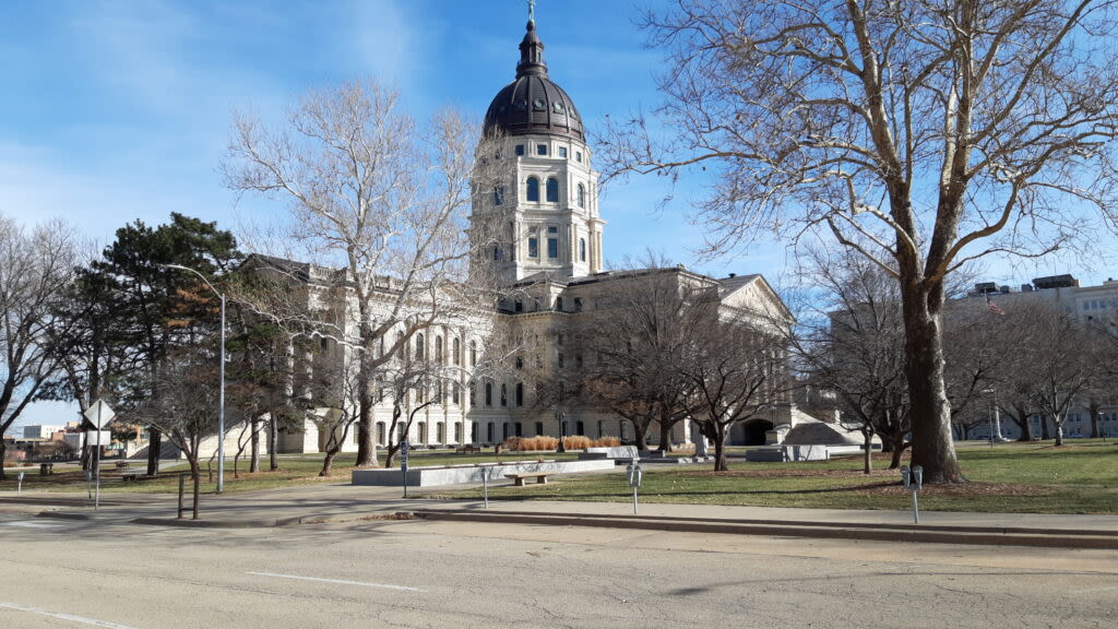 Kansas’ revenue surges $101 million in April, triggering political debate on state tax reform