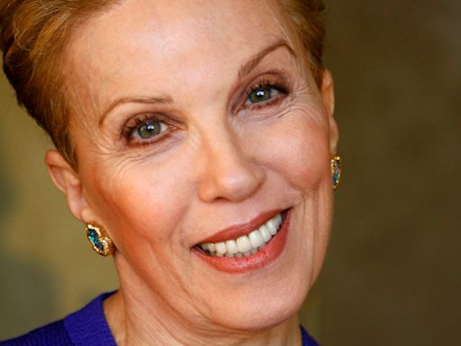 Dear Abby: Room assignments unclear for visiting ‘throuple’