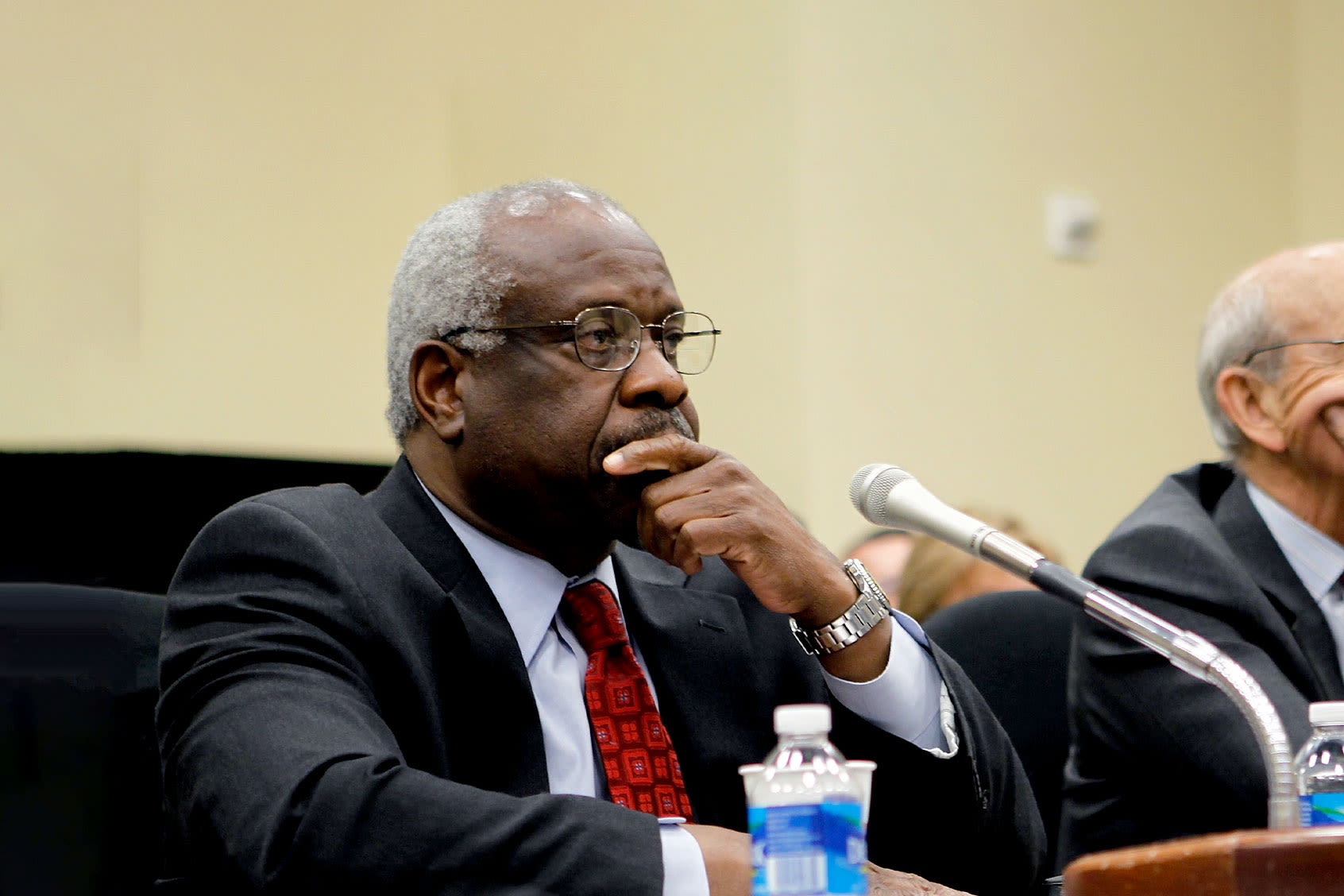 Experts: DOJ has "sufficient evidence" to probe Clarence Thomas — but Garland won't go for it