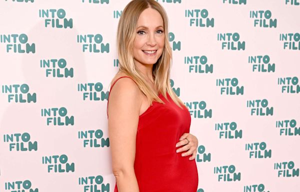 “Downton Abbey ”Star Joanne Froggatt Announces Pregnancy as She Debuts Baby Bump on Red Carpet