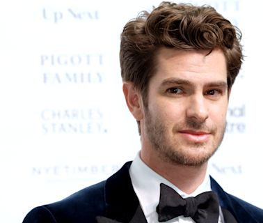 Kate Tomas, la compagne d'Andrew Garfield, dénonce les commentaires misogynes qu'elle subit depuis l'officialisation de leur relation