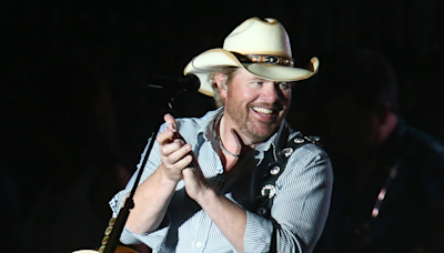 Toby Keith Honored By Carrie Underwood, Trace Adkins, Others In Heartfelt Tribute Show In Nashville — How To...