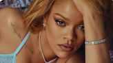 Rihanna con un cambio de look total: por primera vez se la vio con el pelo cortito y al natural