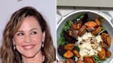 I made the 'big, fat salad' Jennifer Garner eats every day, and if you're looking for a lunch that will keep you full until dinner, this is it