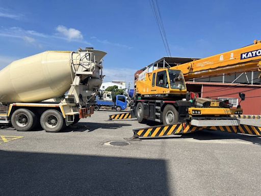 台南麻豆監理站驗車出意外 女驗車人員拆車牌遭預拌混凝土車輾斃