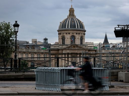 Paris shops, restaurants say Olympics hammering business