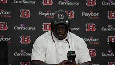 Amarius Mims towering over other OL impresses at Bengals practice