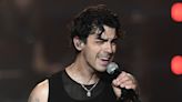 Joe Jonas Performs Without Wedding Ring Days After Filing for Divorce from Sophie Turner