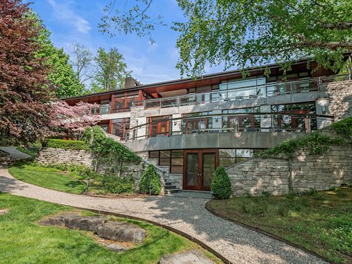 A Frank Lloyd Wright-Inspired Mansion in Michigan Comes to Market for $13 Million