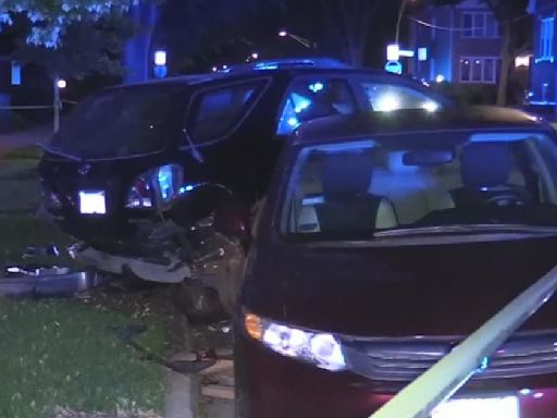 Driver dies after being shot, crashing into parked cars on Chicago's South Side