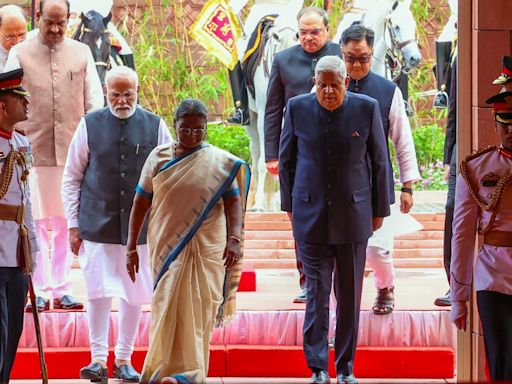 Mandate for strong & decisive govt, historic steps this Budget: President Droupadi Murmu