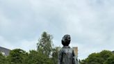 Estátua de Anne Frank é vandalizada com pichação em Amsterdã | Mundo e Ciência | O Dia