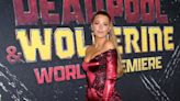 Blake Lively se la joue super-héros dans un catsuit ultra-moulant et sexy