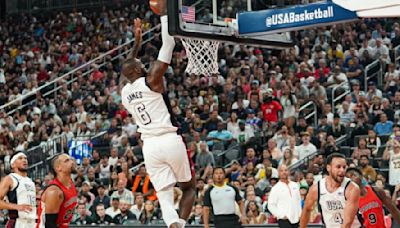 NBA Fans Loved Stephen Curry's Epic Alley-Oop to LeBron James During Team USA's Win