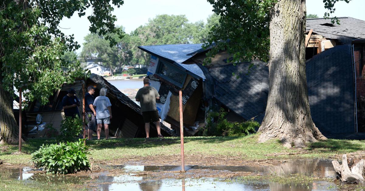 Big Sioux inundates McCook Lake, damages homes