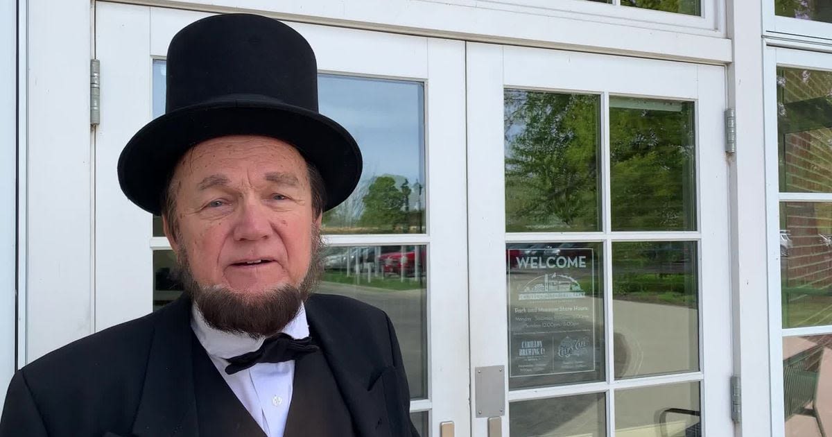 Abraham Lincoln impersonators come to Dayton