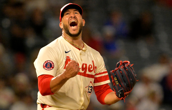 Carlos Estévez trade: Phillies acquire closer from Angels in exchange for pitching prospects