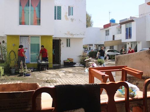 Muebles, electrodomésticos y vehículos dañados deja fuerte granizada en colonias de Puebla