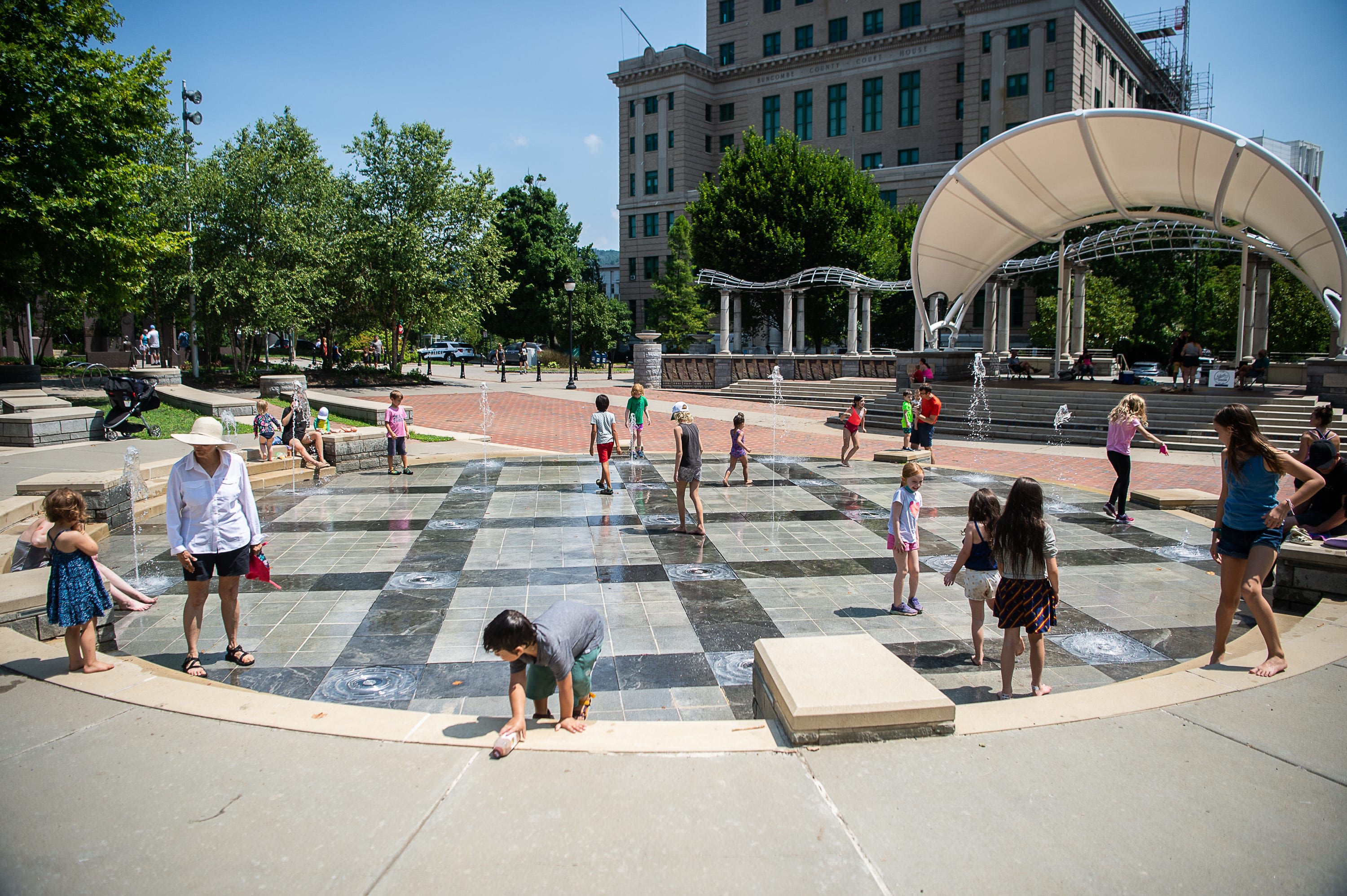 Asheville, Hendersonville are among the friendliest places in the South, Southern Living says