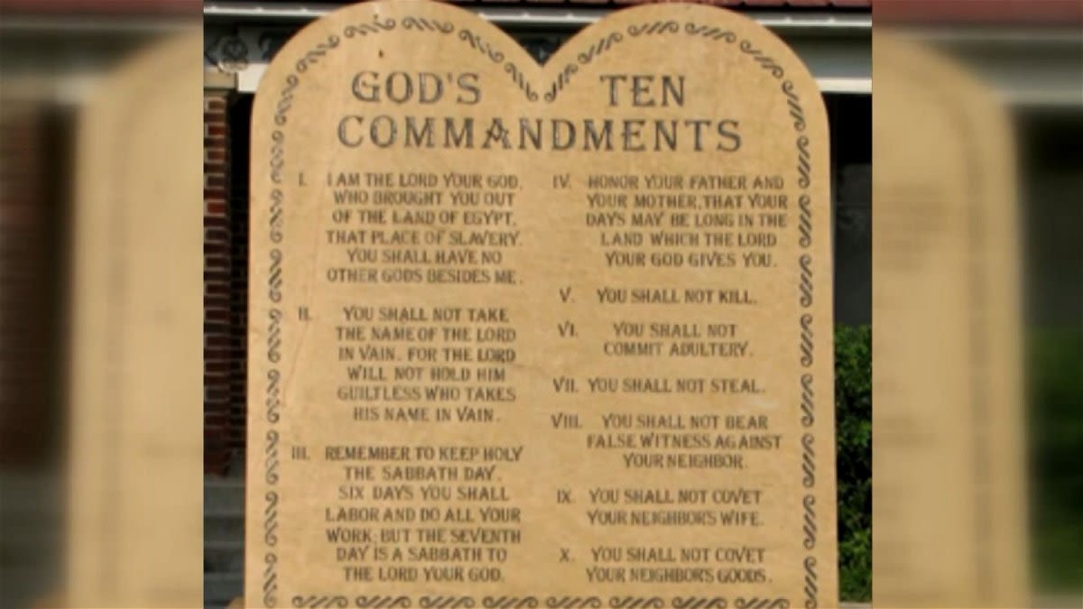 Louisiana legislators pass bill to require public schools to display the Ten Commandments - KYMA